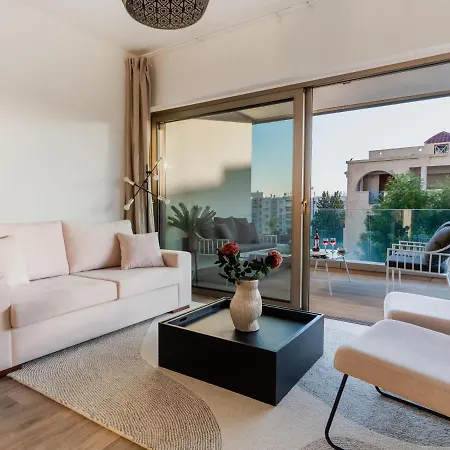 Cute 1-bedroom Holiday With Balcony All Yours 아파트