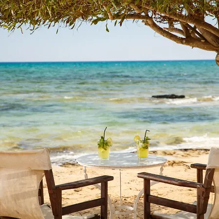 Cute 1-bedroom Holiday With Balcony All Yours *
